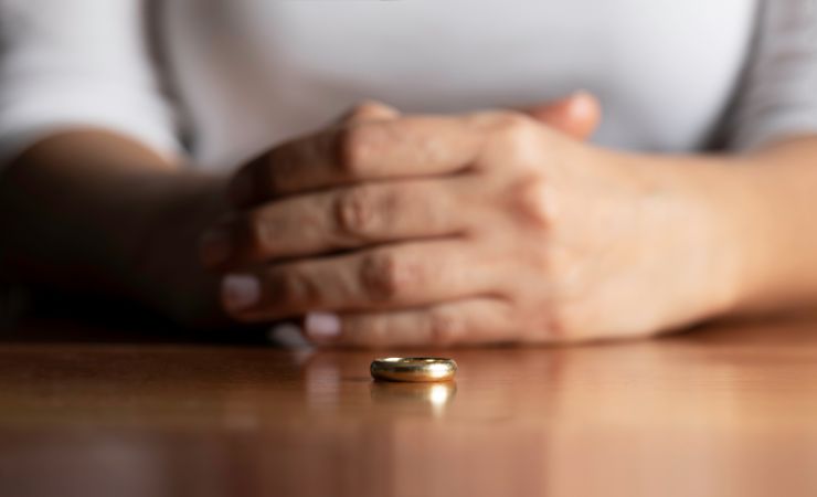 What is a wife entitled to in a divorce in Illinois?